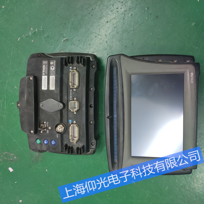 Trimble�쌚�r�C�����@ʾ���S��CFX-750�|��������