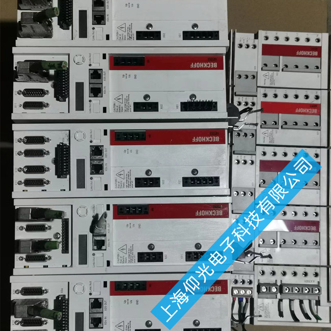 ��ɽ����AX8000�ŷ����S�ވ�(b��o)�����aF700/F701�ɜyԇ