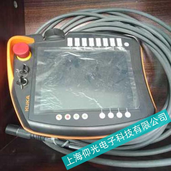 ���A�н����@��KUKA�쿨�C����ʾ�����o�����ӣ����_�C�������