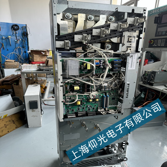 ����ABB׃�l��ACS880��A5EC PU�Ȳ�ͨӍ��Ԫ֮�g��ͨ���e�`���ϾS��