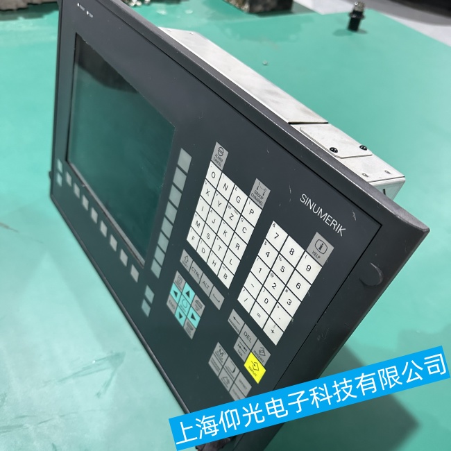 ������T�Ӕ���ϵ�ySINUMERIK 810D���_�C�^�����ߵ�һ��Ͳ��ӹ��ϾS�޹��S